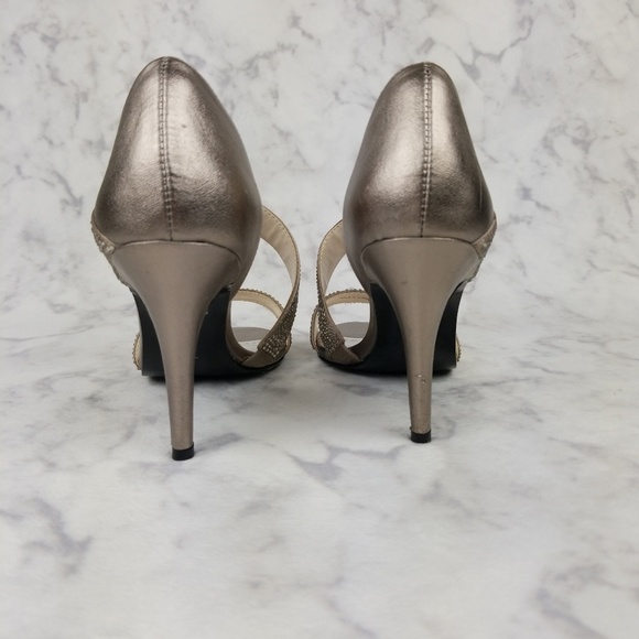 Caparros Silver Open Toe Pumps size 8B 3.5 " heels - Picture 6 of 8